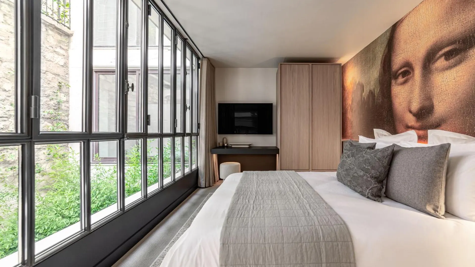 Luxury In Old Marais, 3 Bedroom Patio, Sauna, Fitness Room, Ac Apartment *