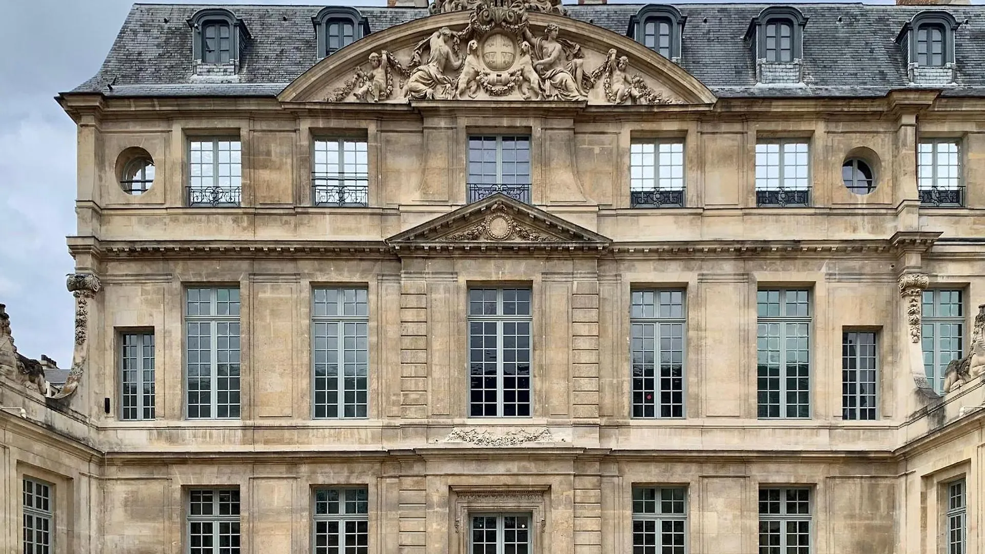 Luxury In Old Marais, 3 Bedroom Patio, Sauna, Fitness Room, Ac Apartmán *